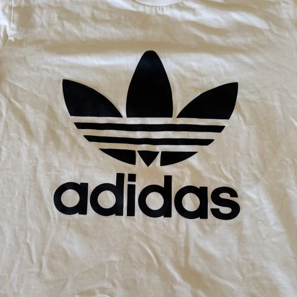 🤍Original Adidas White T-Shirt🤍size M - Picture 3 of 4